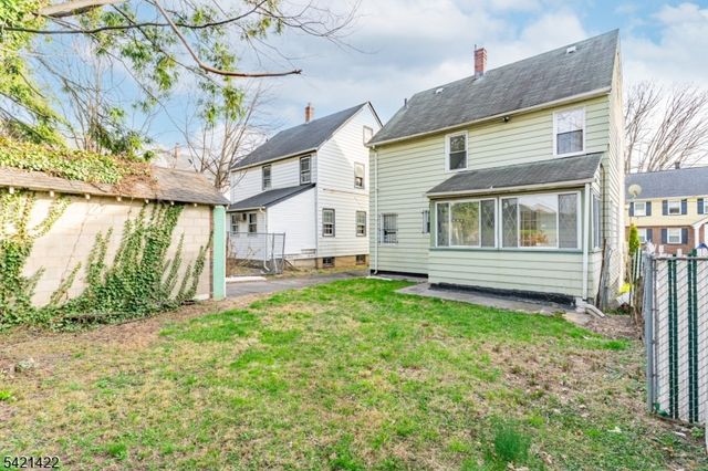 327 Field Pl, Hillside Twp., NJ 07205