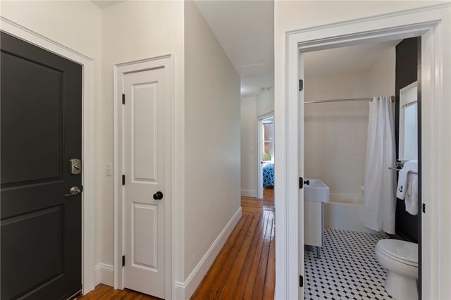 15 Narragansett Avenue 2, Newport, RI 02840