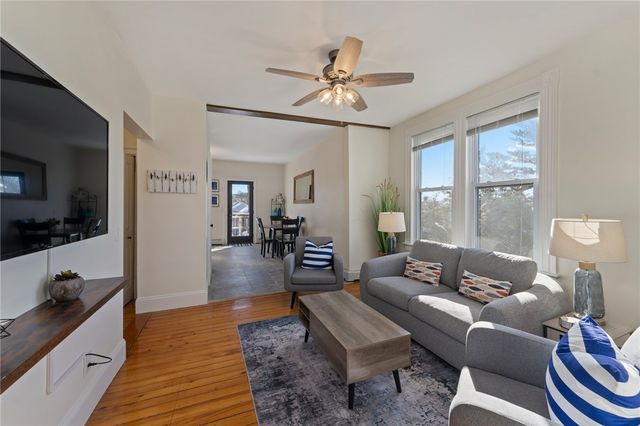 15 Narragansett Avenue 2, Newport, RI 02840