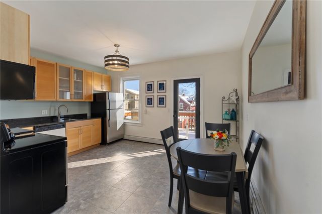 15 Narragansett Avenue 2, Newport, RI 02840