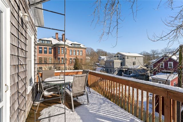 15 Narragansett Avenue 2, Newport, RI 02840