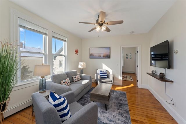 15 Narragansett Avenue 2, Newport, RI 02840