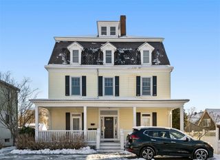 15 Narragansett Avenue 2, Newport, RI 02840