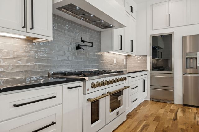 1112 Caldwell Ln, Nashville, TN 37204