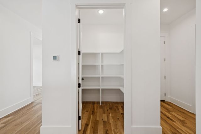 1112 Caldwell Ln, Nashville, TN 37204