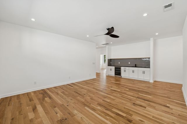 1112 Caldwell Ln, Nashville, TN 37204