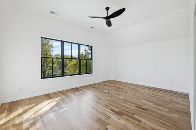 1112 Caldwell Ln, Nashville, TN 37204