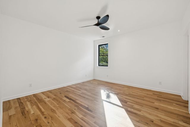 1112 Caldwell Ln, Nashville, TN 37204