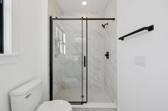 1112 Caldwell Ln, Nashville, TN 37204