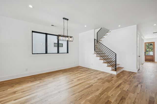 1112 Caldwell Ln, Nashville, TN 37204