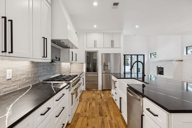 1112 Caldwell Ln, Nashville, TN 37204