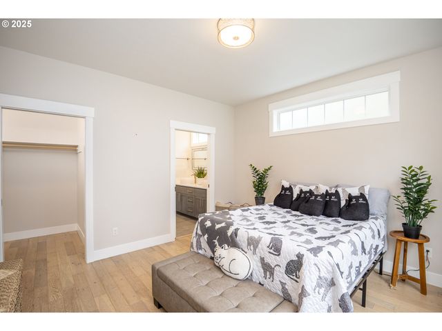 2355 PIONEER Pike, Eugene, OR 97401