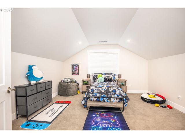 2355 PIONEER Pike, Eugene, OR 97401