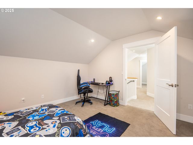 2355 PIONEER Pike, Eugene, OR 97401