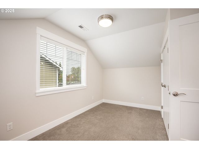 2355 PIONEER Pike, Eugene, OR 97401