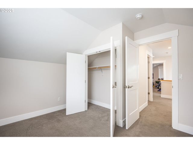 2355 PIONEER Pike, Eugene, OR 97401