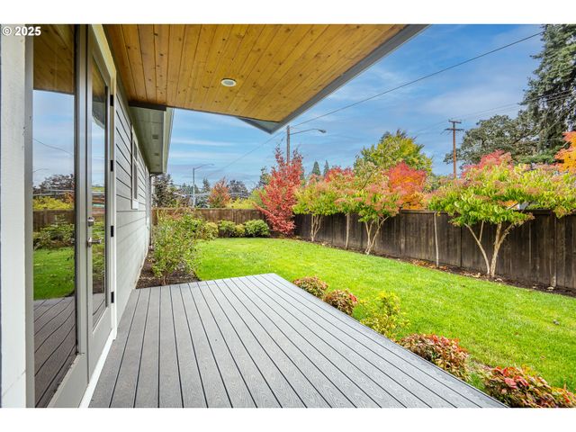 2355 PIONEER Pike, Eugene, OR 97401