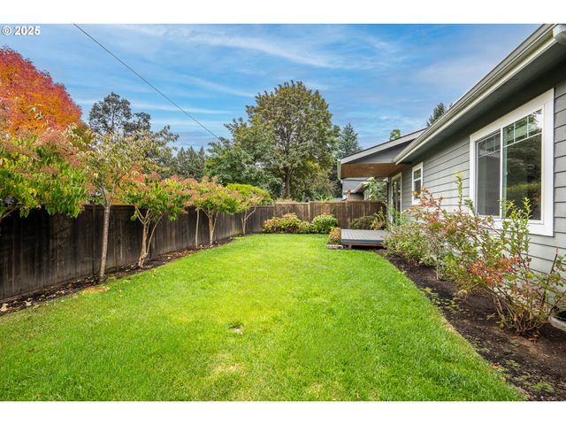 2355 PIONEER Pike, Eugene, OR 97401