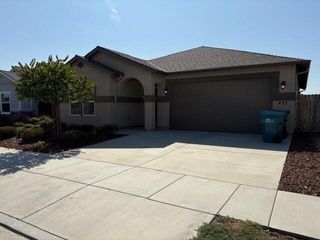 433 W Joan Avenue, Porterville, CA 93257