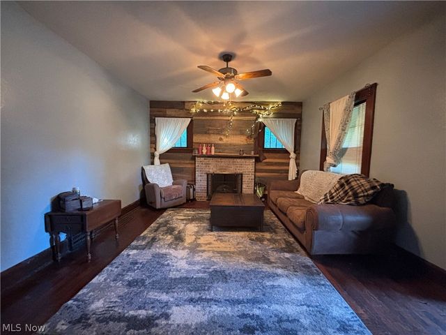 2806 3rd Street NE, Canton, OH 44704