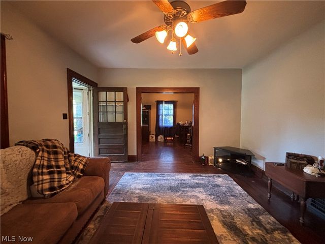 2806 3rd Street NE, Canton, OH 44704