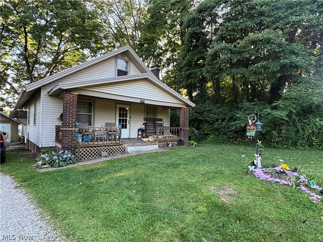 2806 3rd Street NE, Canton, OH 44704