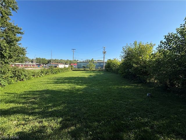 2806 3rd Street NE, Canton, OH 44704