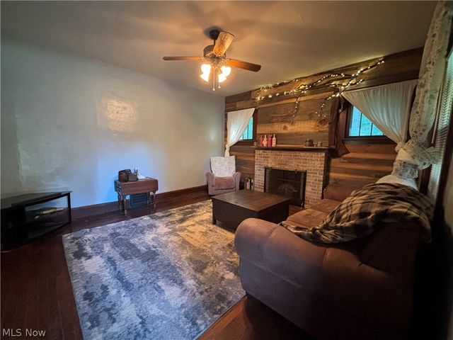 2806 3rd Street NE, Canton, OH 44704