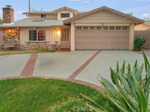 22114 Burton Street, Canoga Park (los Angeles), CA 91304