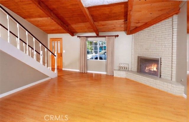 22114 Burton Street, Canoga Park (los Angeles), CA 91304