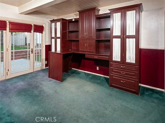 22114 Burton Street, Canoga Park (los Angeles), CA 91304