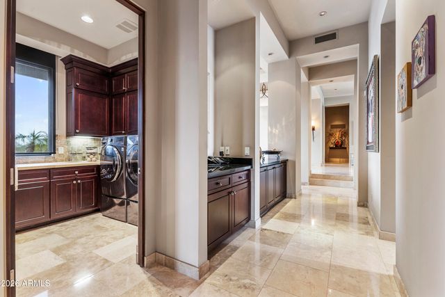 6109 N PALO CRISTI Road, Paradise Valley, AZ 85253