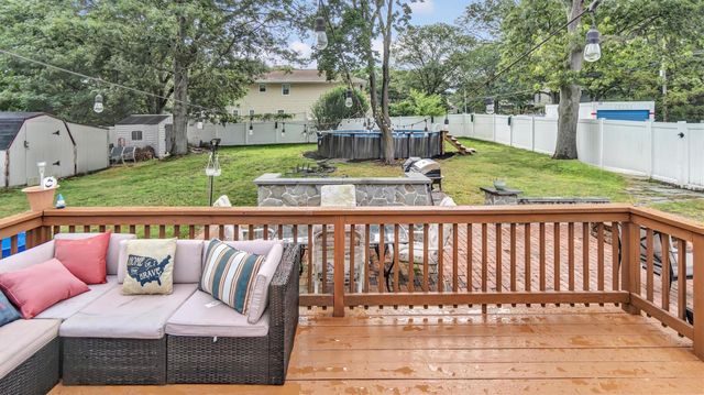 27 Lidge Drive, Farmingville, NY 11738