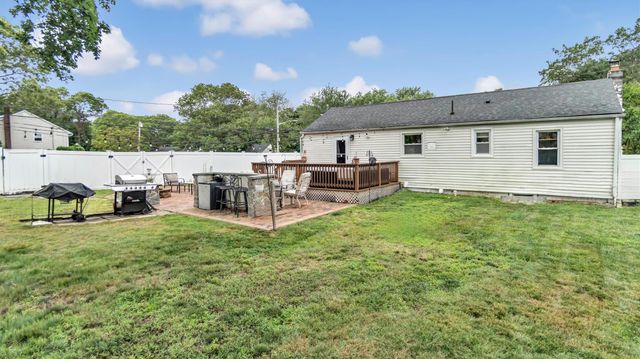 27 Lidge Drive, Farmingville, NY 11738