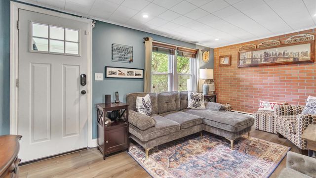27 Lidge Drive, Farmingville, NY 11738