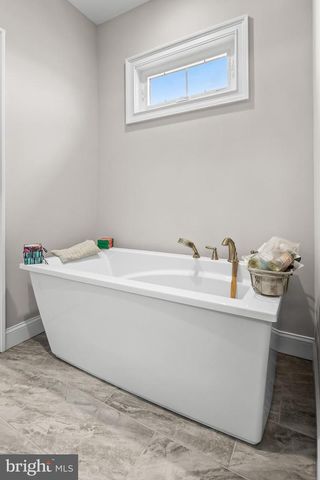1934 WEST AVE, Ocean City, NJ 08226