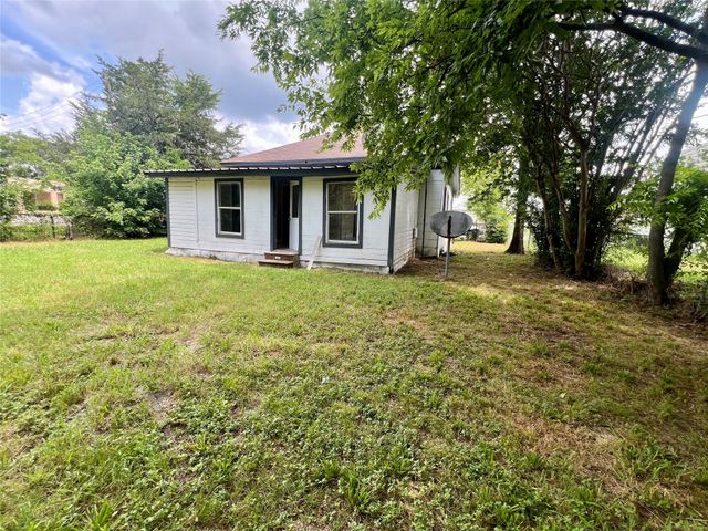233 W Oneal Street, Wills Point, TX 75169