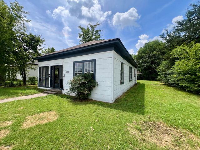 233 W Oneal Street, Wills Point, TX 75169
