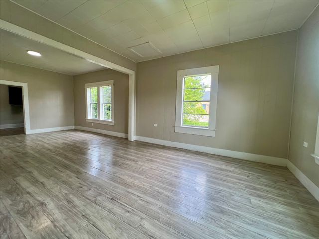 233 W Oneal Street, Wills Point, TX 75169