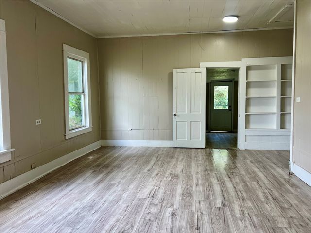 233 W Oneal Street, Wills Point, TX 75169