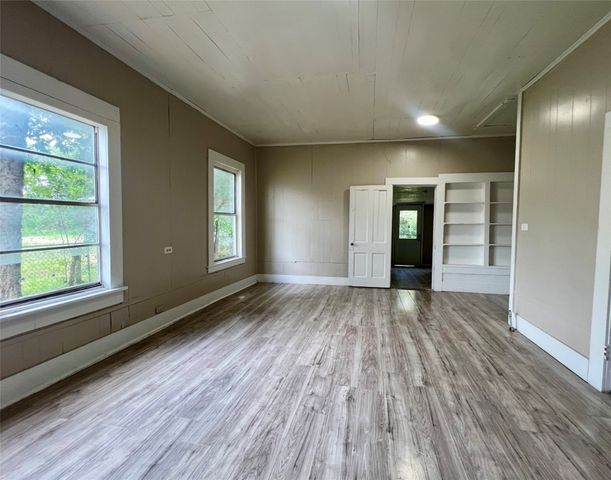 233 W Oneal Street, Wills Point, TX 75169