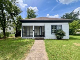 233 W Oneal Street, Wills Point, TX 75169