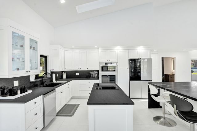 10818 River Glenn Drive, Boca Raton, FL 33428