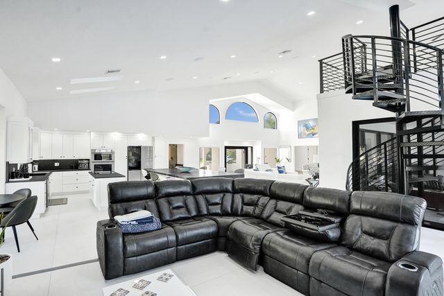 10818 River Glenn Drive, Boca Raton, FL 33428