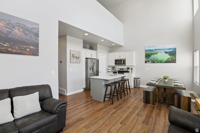 4268 S STEELE CREEK CT, Millcreek, UT 84107