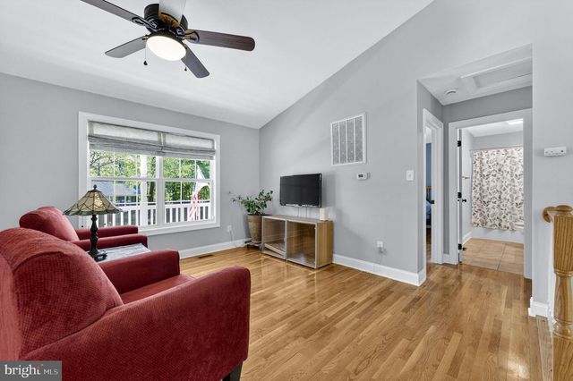 949 WILD ROSE LN, Harpers Ferry, WV 25425