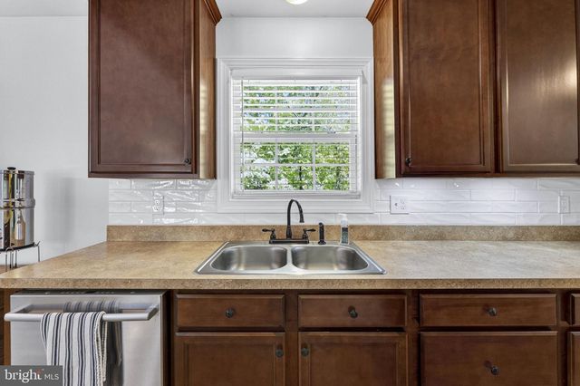 949 WILD ROSE LN, Harpers Ferry, WV 25425