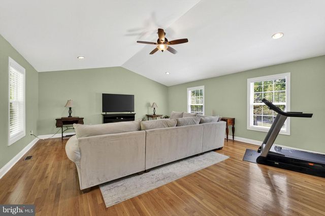 949 WILD ROSE LN, Harpers Ferry, WV 25425
