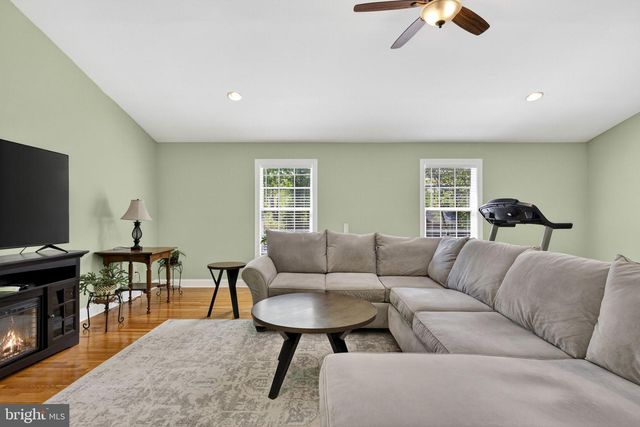 949 WILD ROSE LN, Harpers Ferry, WV 25425