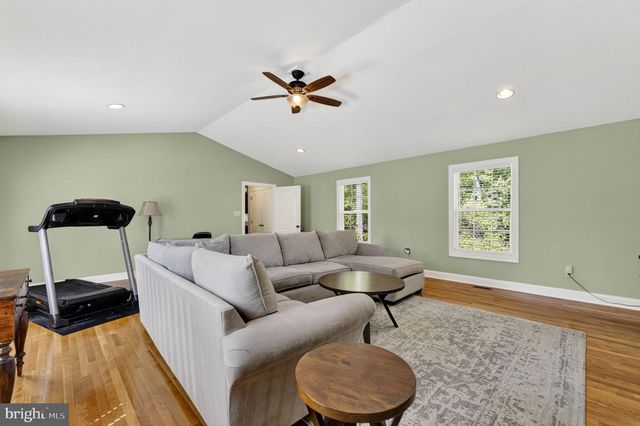 949 WILD ROSE LN, Harpers Ferry, WV 25425